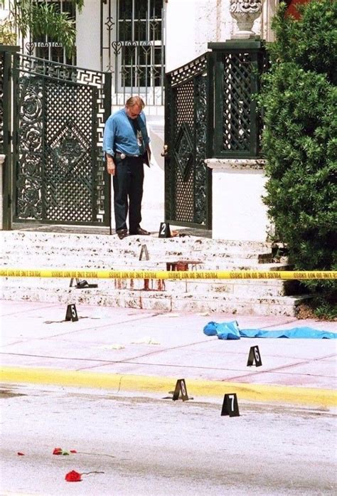 was versace murdered|how did versace get killed.